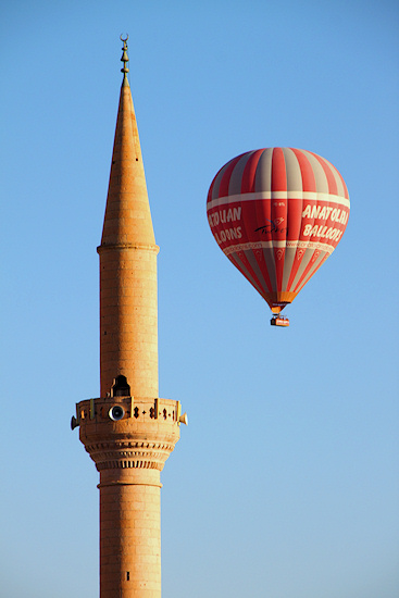 BalloonsOverGoreme_Cappodocia_2747.jpg