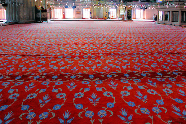 Istanbul_BlueMosque_Interior_2649.jpg