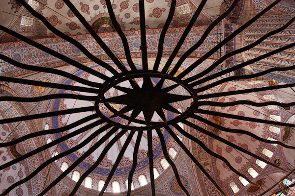 Istanbul_BlueMosque_Interior_2654.jpg