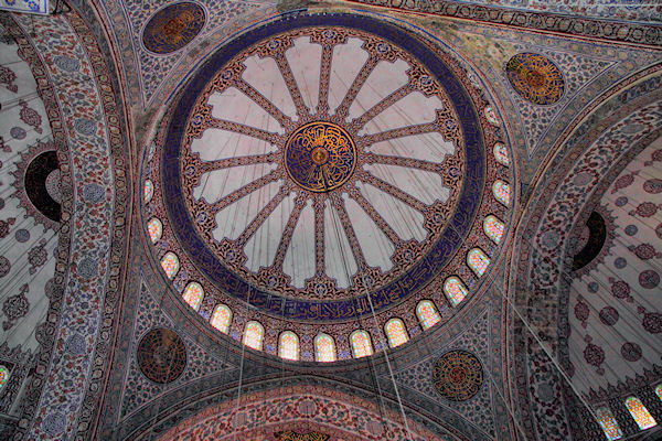 Istanbul_BlueMosque_Interior_9064.jpg