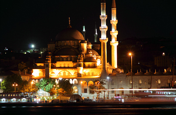 Istanbul_NightViews_9409.jpg