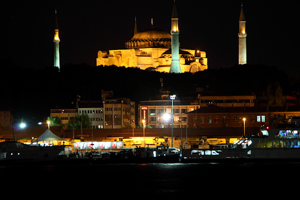 Istanbul_NightViews_9412.jpg