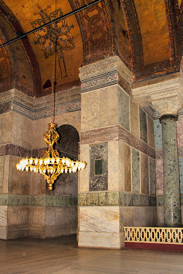 Istanbul_SanSophia_Interior_9203.jpg