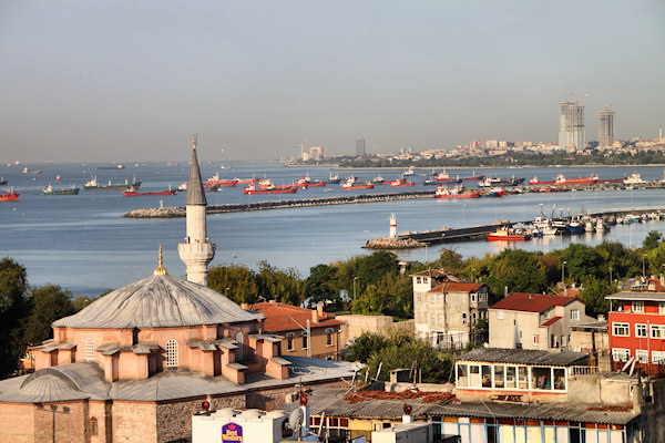 Istanbul_SeaOfMamara_9423.jpg